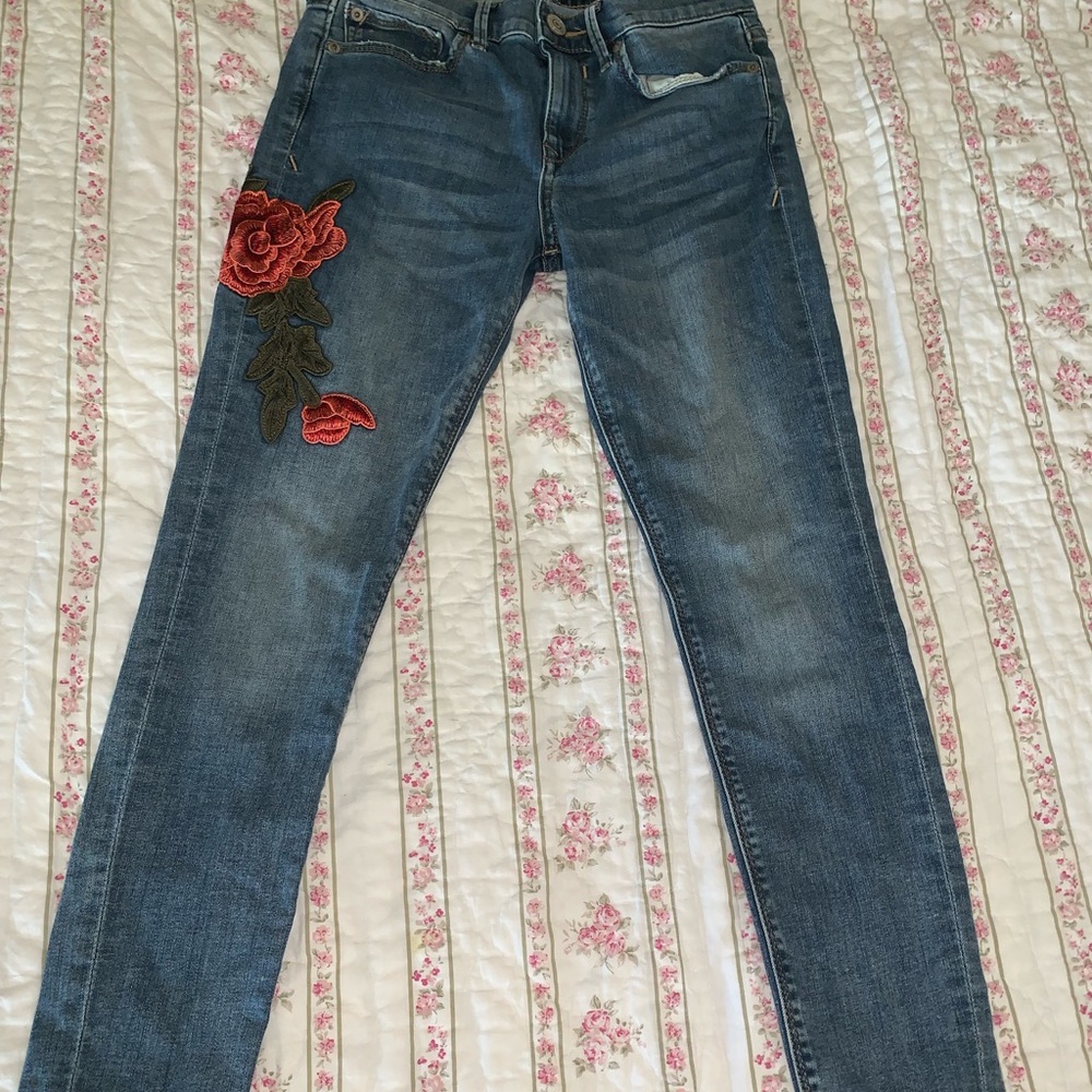 Flowery denim jeans